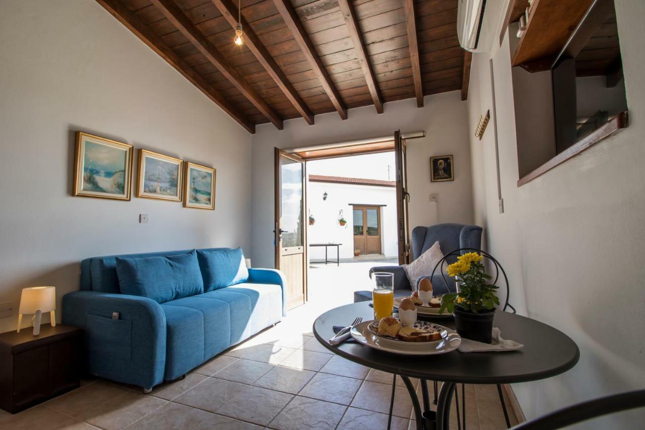 Samareitidos Light Cottage Anaphotia Exterior photo