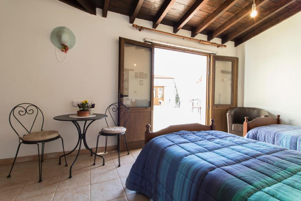 Samareitidos Light Cottage Anaphotia Exterior photo