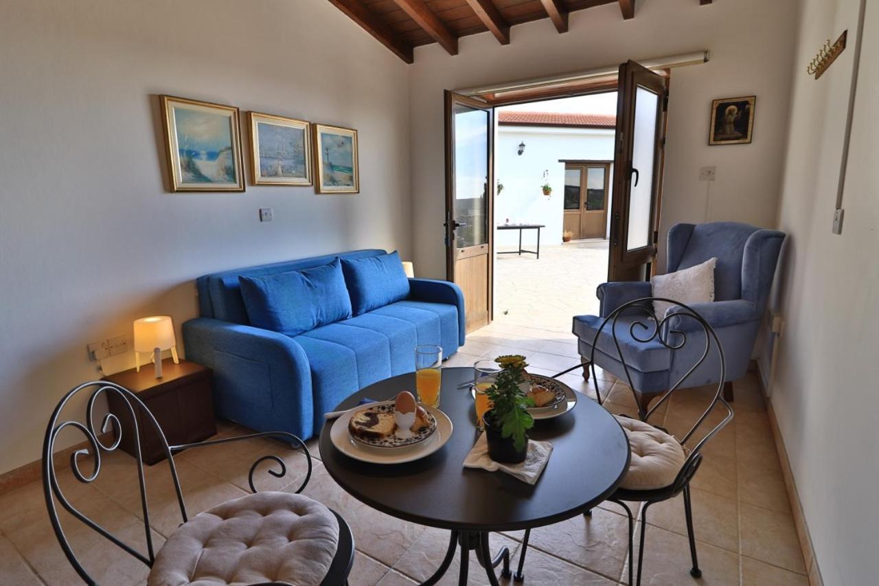 Samareitidos Light Cottage Anaphotia Exterior photo